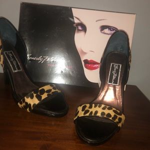 Beverly Feldman New in Box cheetah heels